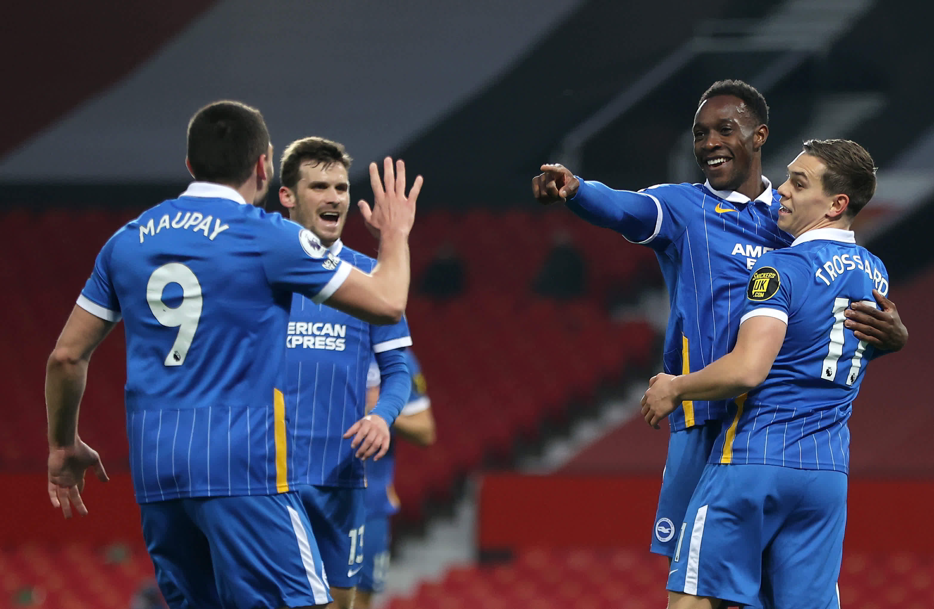 足球迷們對 足球迷們對